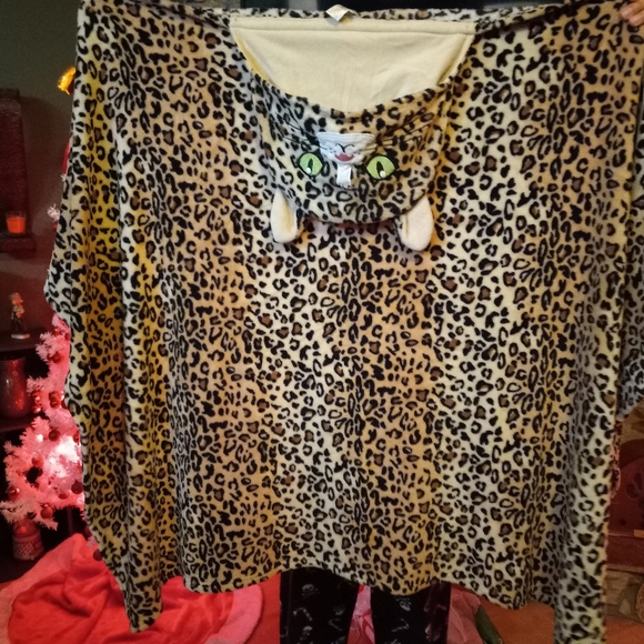 Cozy Wrap Cat Hooded Leopard Print Snuggle Adult Wearable Blanket Sloungy Fleece - Picture 6 of 11